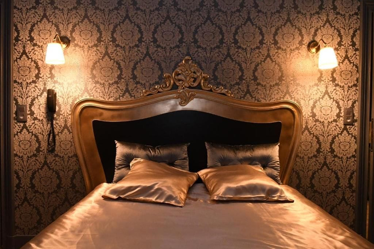 Bedroom 3, Vip room 209, Liège