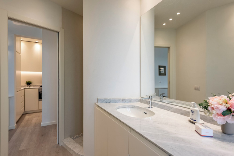 Bathroom 2, Levante Mare Suite, Genova