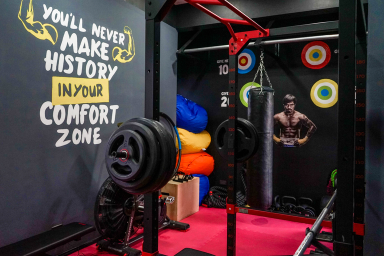 Sports and Entertainment 3, Unwnd Lux Hostel, Mandaluyong