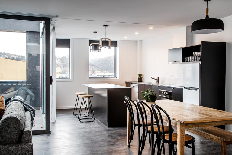 General view 5, Change Overnight, Launceston - Pt B