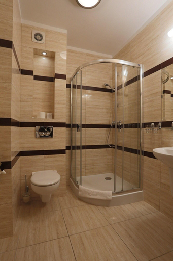 Bathroom 4, Hotel Robert's Port, Mrągowo