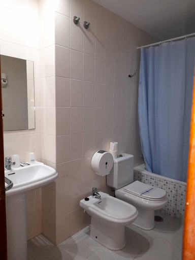 Bathroom 3, Hostal Carlos III, Almería