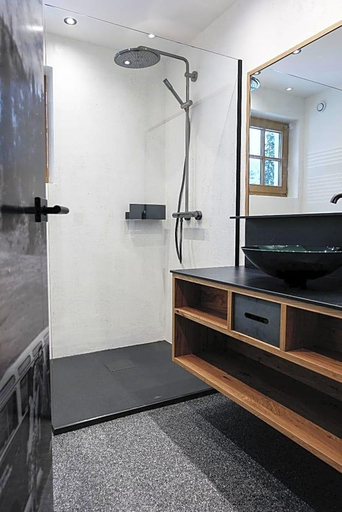 Bathroom 1, Waldruhe, Lienz