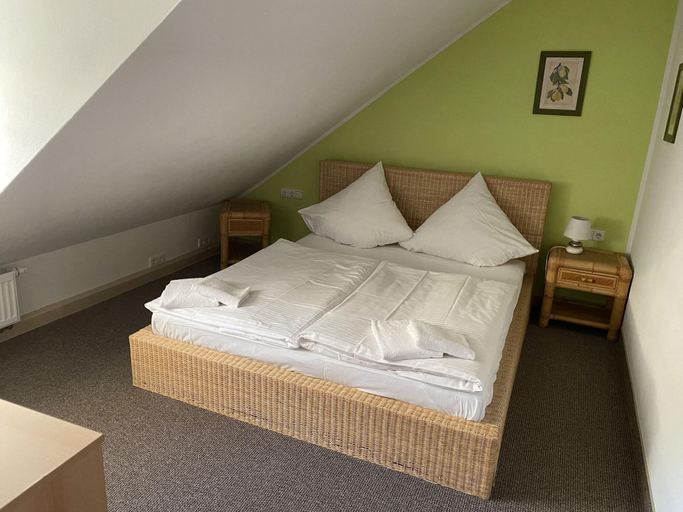 Bedroom 4, Hotel Sächsischer Hof, Erzgebirgskreis