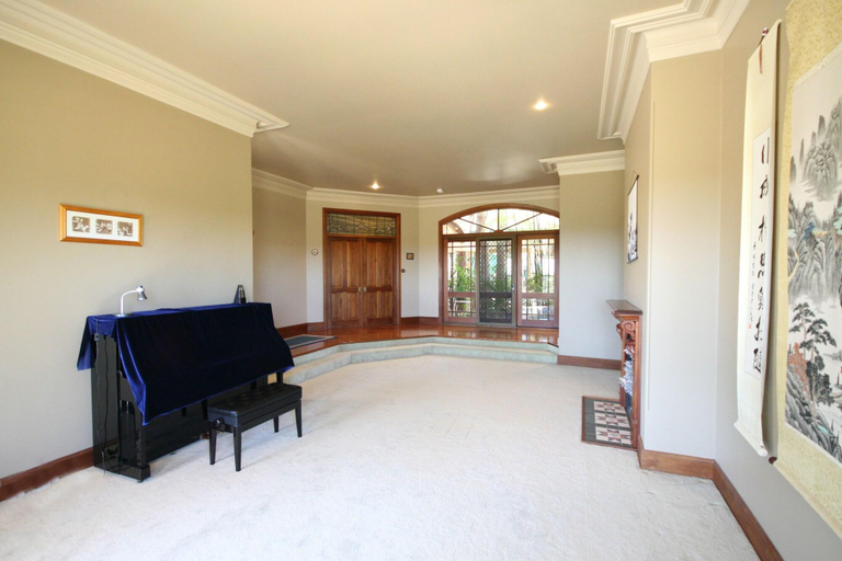 Public Area, Relaxin, Baulkham Hills - North
