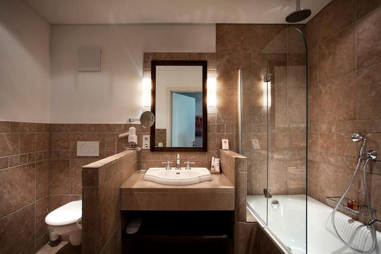 Bathroom 4, Gerber Park Hotel, Göppingen