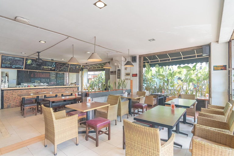 Restaurant 3, Formerly Reddoorz @ H. Agus Salim Street, Pontianak