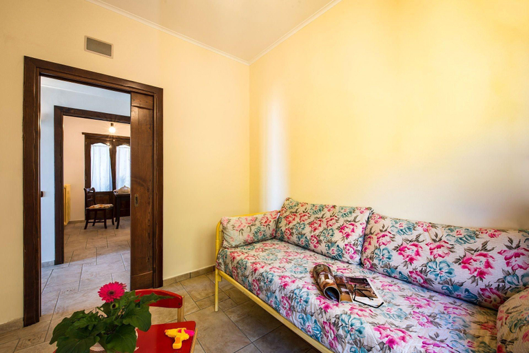 Room 2, Villa Pandora, Napoli