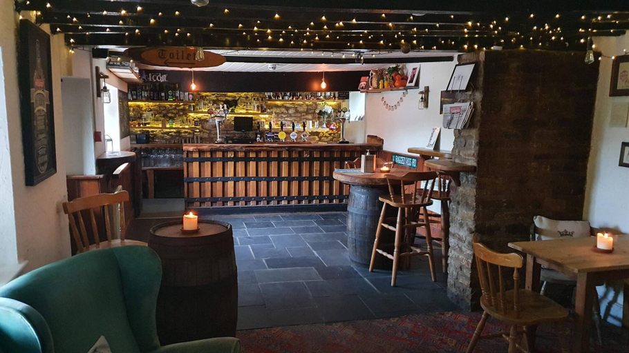 Food & Drinks 4, Ring O Bells Hinton Blewett, Bath and North East Somerset