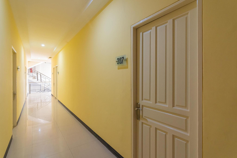 Lobby 2, Formerly Reddoorz @ H. Agus Salim Street, Pontianak