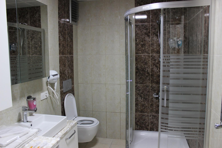 Bathroom 5, Quars Suite, Esenyurt
