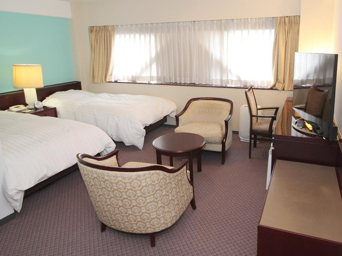Bedroom 5, Oita Century Hotel, Ōita
