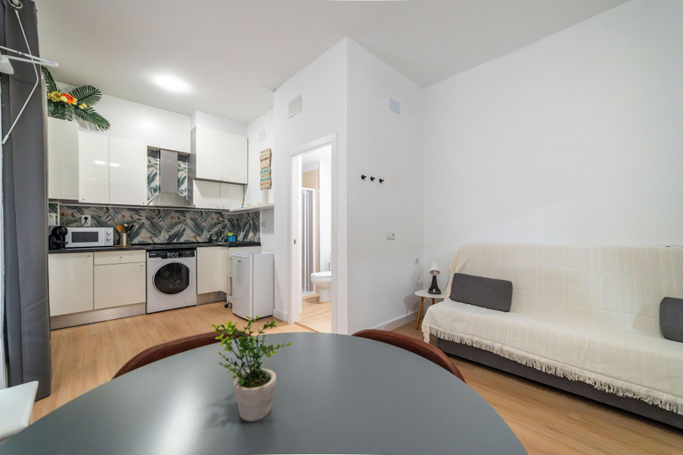 Bedroom 4, Hostal Quatre Llunes, Alicante
