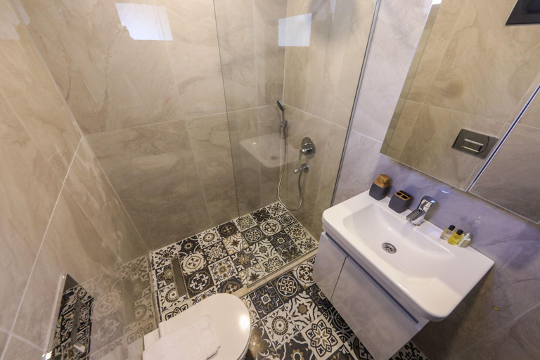 Bathroom 5, Bahar Pansiyon, Kaş