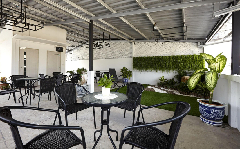 Food & Drinks 5, Le Bonheur Poshtel - Hostel, Phaya Thai