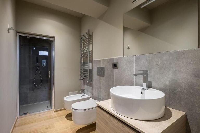 Bathroom 5, Aparthotel Sant'Orsola, Bologna