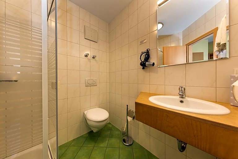 Bathroom 5, Hotel Cafe Demling, Würzburg