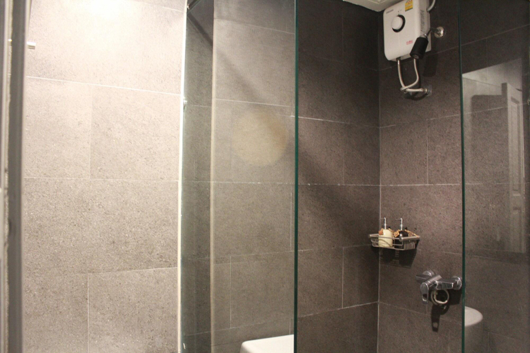 Bathroom 4, Jam Hostel Bangkok, Phra Nakhon