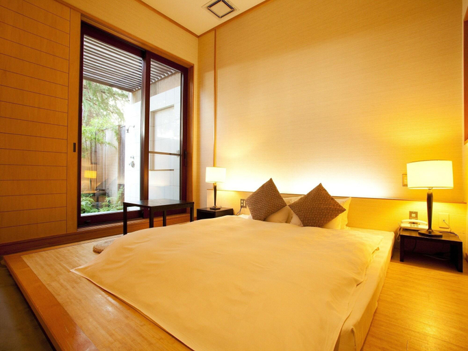 Room 2, OYO 43999 Hotel Allamanda, Nara