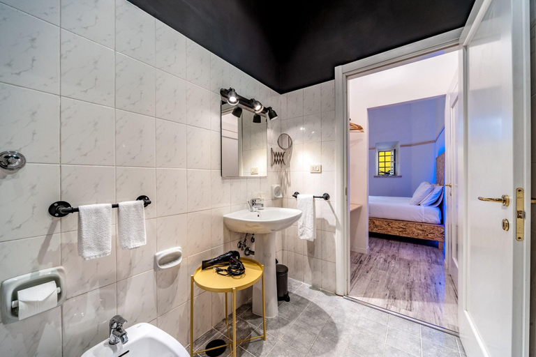 Bathroom 4, Smoorooms, Rome