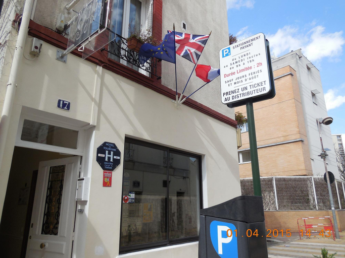 Exterior & Views 2, Hôtel Le Petit Château, Hauts-de-Seine