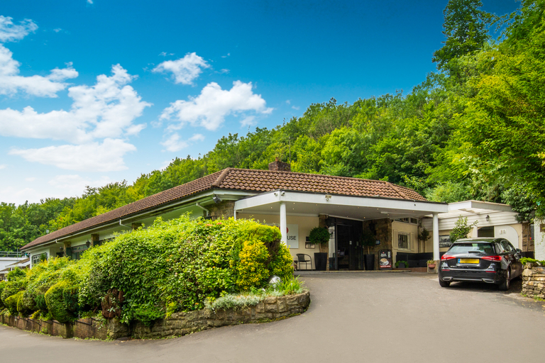 Exterior & Views 1, The Bridge House Hotel, Surrey