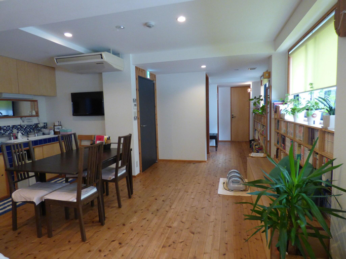 Public Area, Guesthouse Hyakumanben Cross, Kyoto