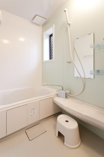 Bathroom 3, Hotobil, Nara