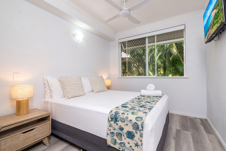 Room 4, Coral Apartments, Douglas