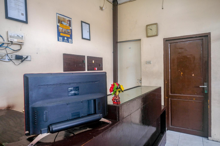 Lobby 2, Formerly RedDoorz @ Simpang Pos Medan, Medan