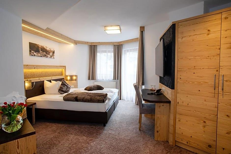 Bedroom 3, Viktoria, Landeck
