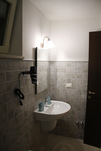 Bathroom 5, Masseria Nuove Caselle, Taranto