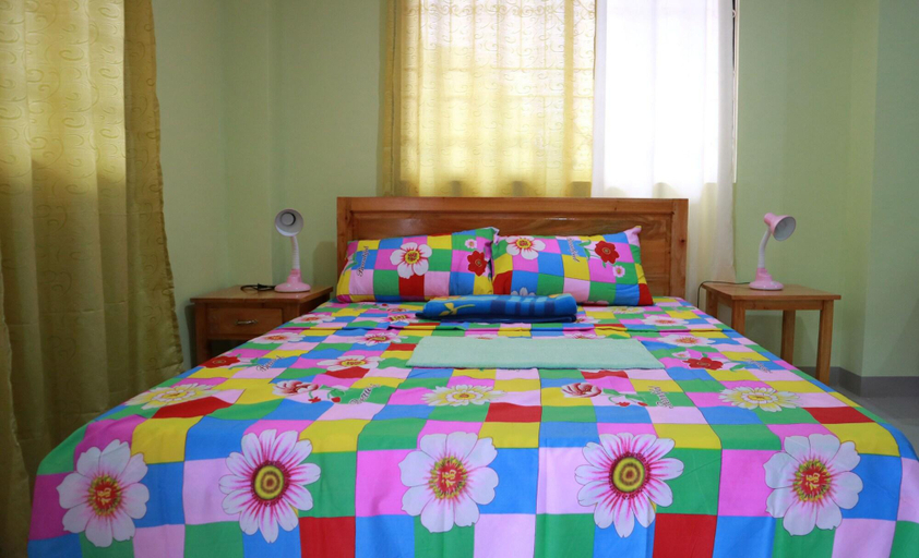 Room 5, La Fela Pension House, Oslob