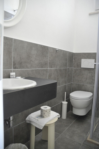 Bathroom 5, Hotel Eugenio, Forli' - Cesena