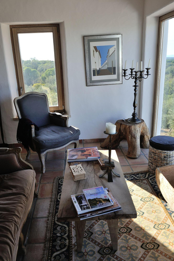 Public Area 4, A Serenada Enoturismo, Grândola