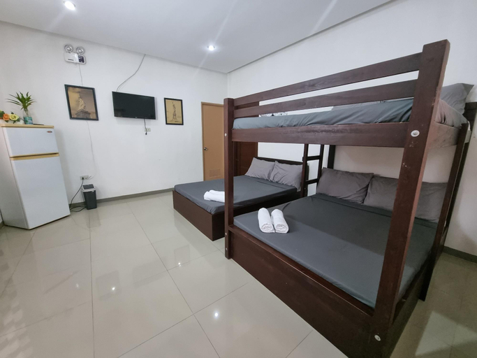 Room 3, Libertyland Waterpark Resort by Cocotel, Mabalacat