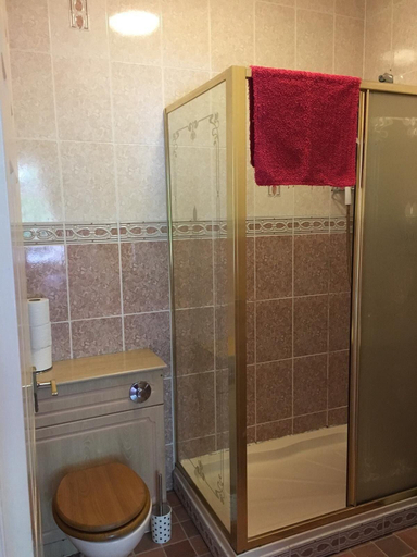 Bathroom 2, The Sportsman Whitworth, Lancashire