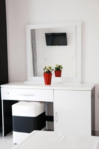 Room 3, Vila Mucodemi, Sarandës