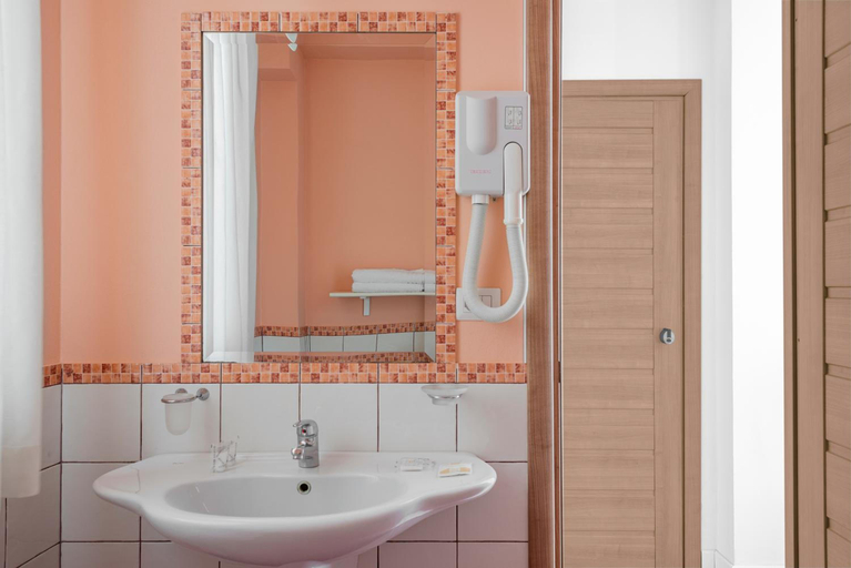 Bathroom 4, Hotel Vega, Agrigento