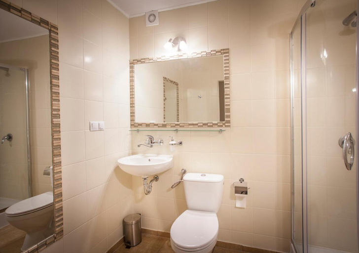 Room 2, Las, Jelenia Góra