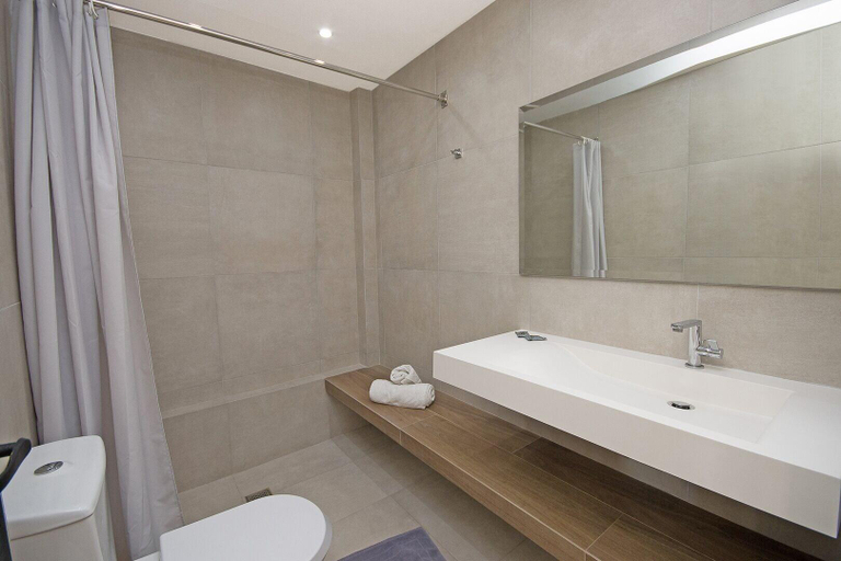 Bathroom 5, Panorama Apartments, Attica