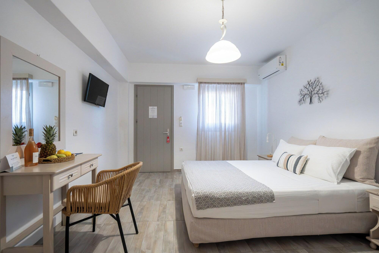 Room 4, Nikos & Maria Studios, South Aegean