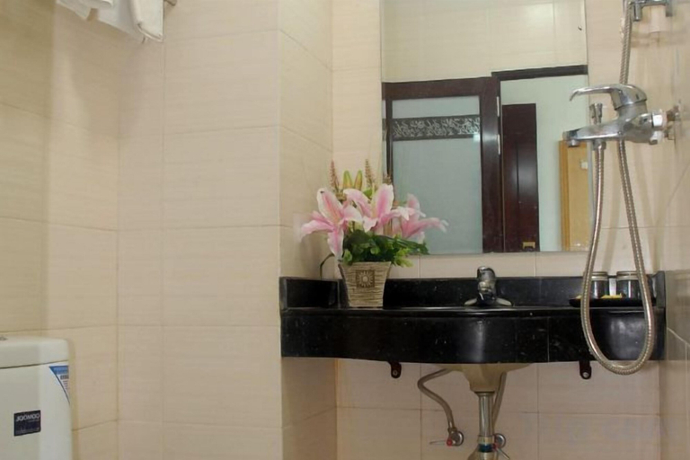 Bathroom 4, Yidelong Hotel, Sanya