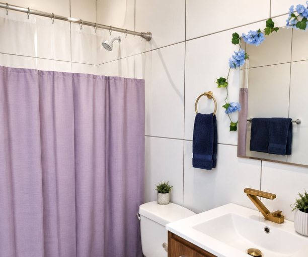 Bathroom 2, Baddeck Domes, Victoria