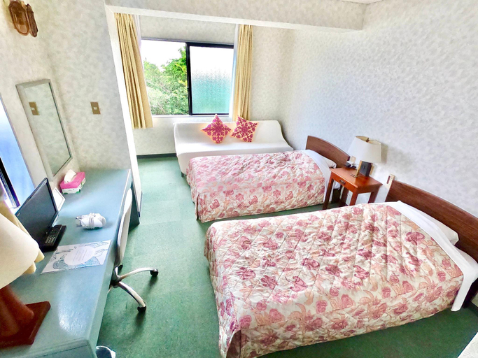 Bedroom 2, Pension Moon Villa, Onna