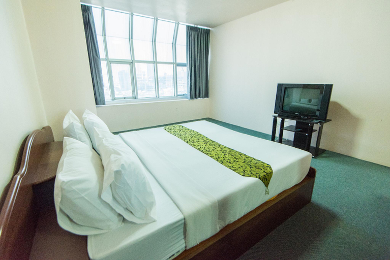 Bedroom 1, King Royal II Hotel, Khlong San