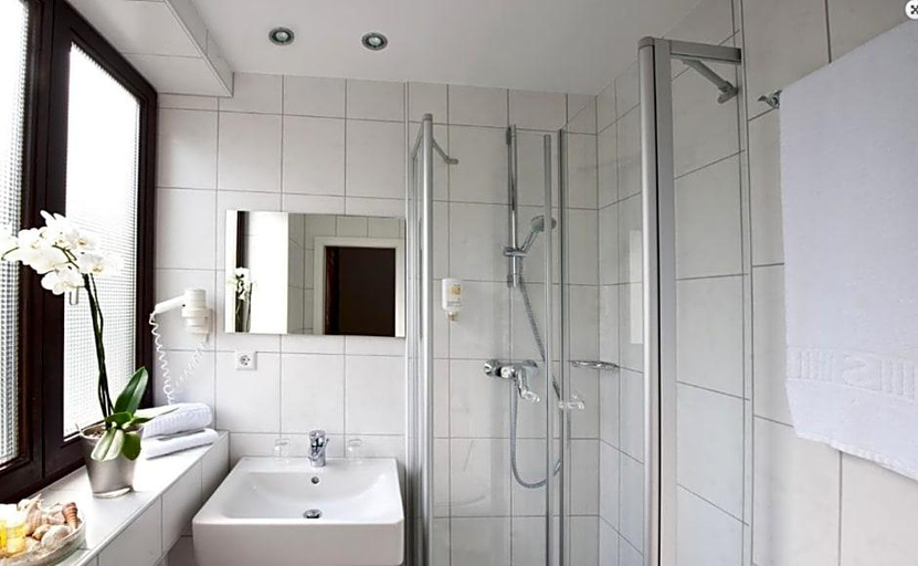 Bathroom 5, Seeluna, Ebersberg