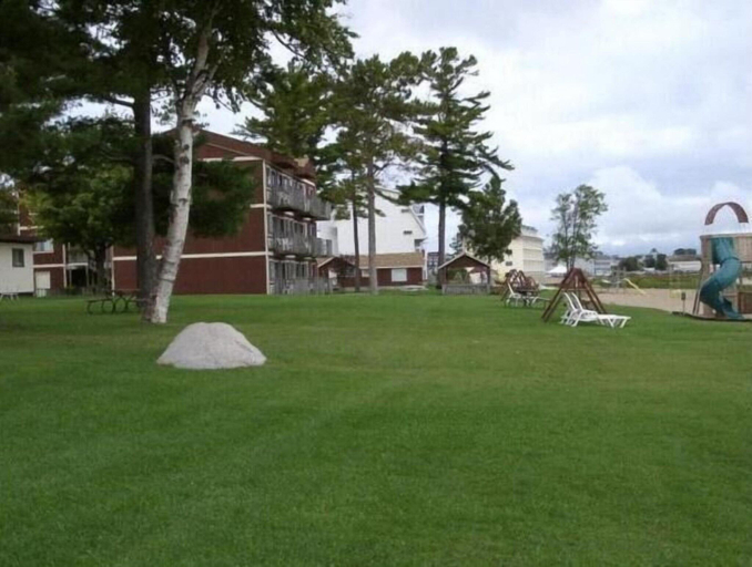 Exterior & Views 1, Waterfront Inn - Mackinaw City, Cheboygan