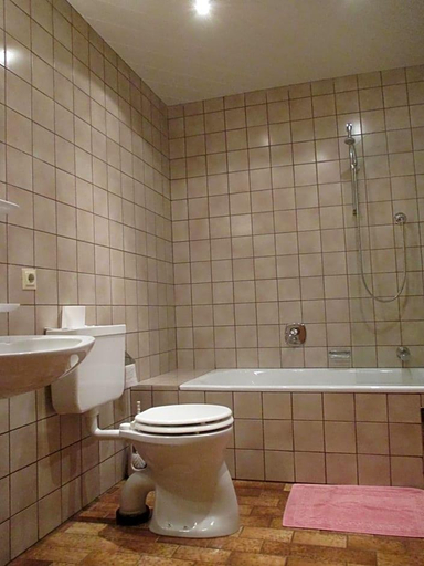 Bathroom 4, Gasthof Hirschen, Landeck