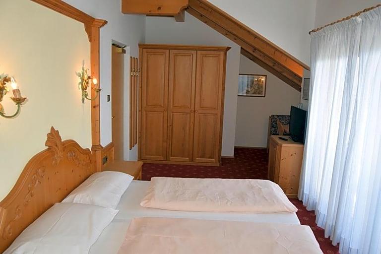 Bedroom 4, Tannhof, Bolzano